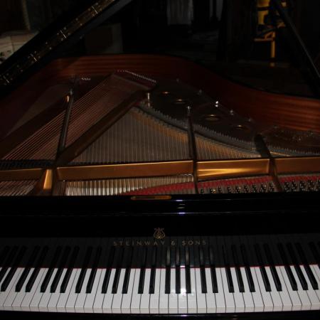 C'est comme si l'instrument retenait son souffle...