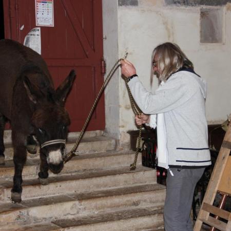 24 décembre 19h30, au tour de César de descendre l'escalier av. Claude